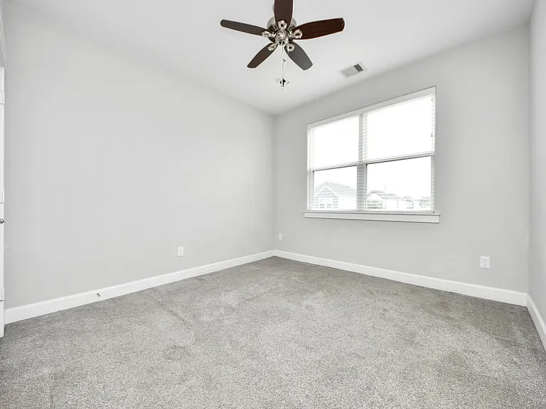 1805 Napa Creek Ln — Photo 29