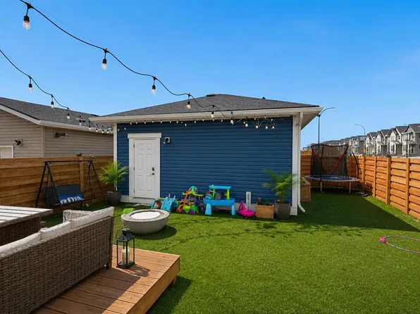 401 S Point Gln SW, Airdrie, AB T4B 4L1