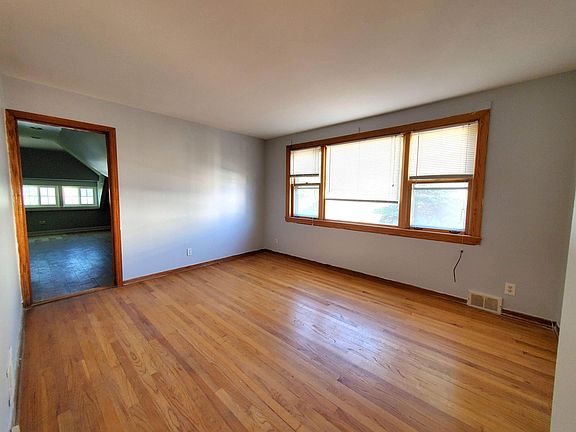 4th image of 5713 W Grace St #2