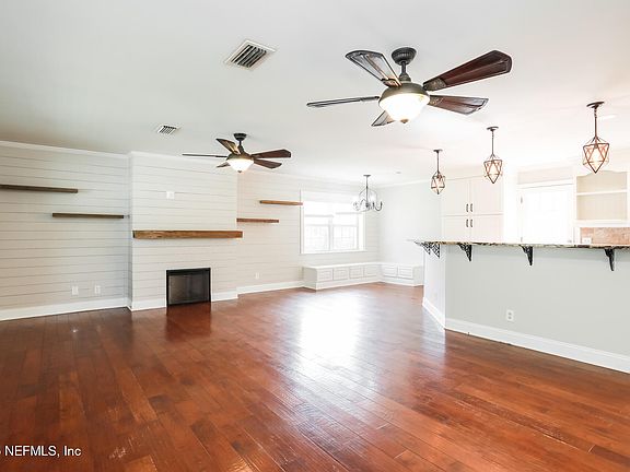 4th image of 1685 MT VERNON Drive