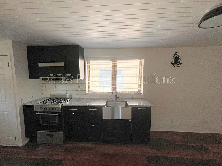 300 San Pasquale Ave NW #D — Photo 6