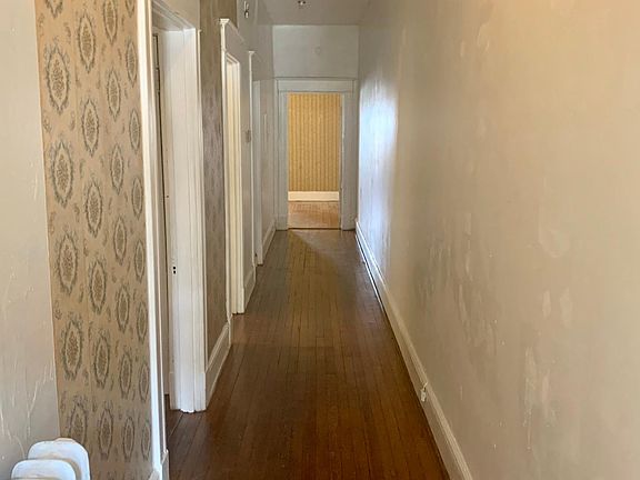 2nd image of 2410 E Marshall St #1