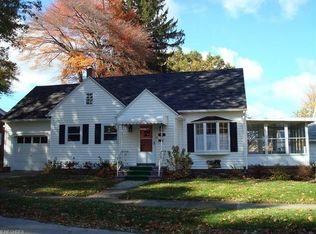 882 Lincoln Dr, Conneaut, OH 44030