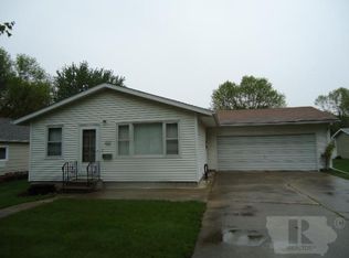1415 E Call St, Algona, IA 50511