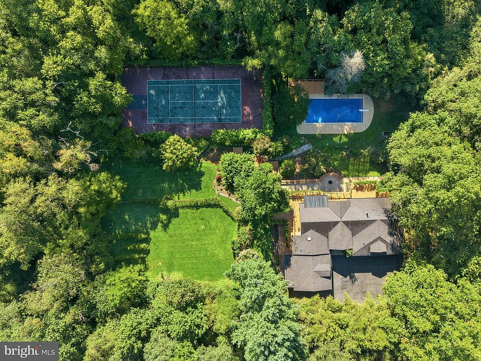 1st image of 21151 Woodfield Rd