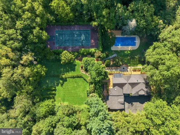 21151 Woodfield Rd, Laytonsville, MD 20882