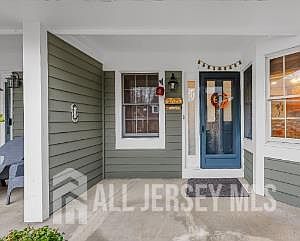 3rd image of 32 Coriander Dr S