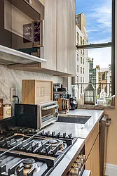 Rented by Barkoff Residential 