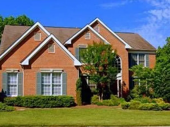 10221 Brittenford Dr, Vienna, VA 22182