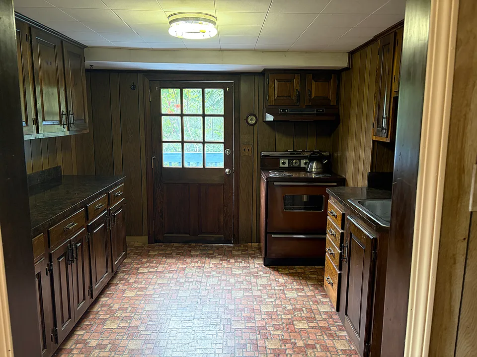 5 Mowry Ave