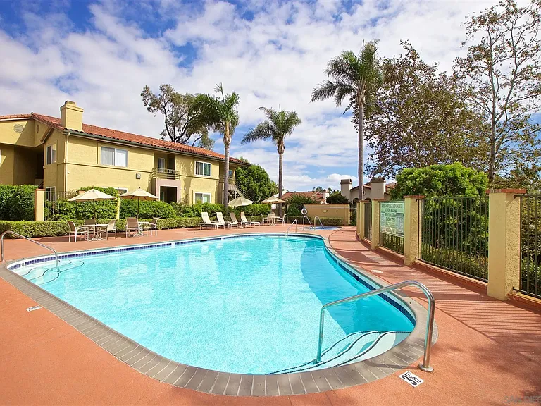 7405 Charmant Dr #2423 — Photo 40