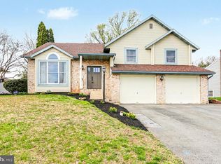 202 Roosevelt Cir, Ephrata, PA 17522