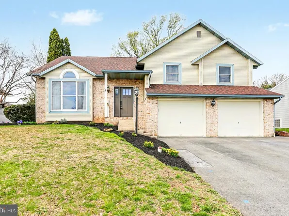 202 Roosevelt Cir, Ephrata, PA 17522
