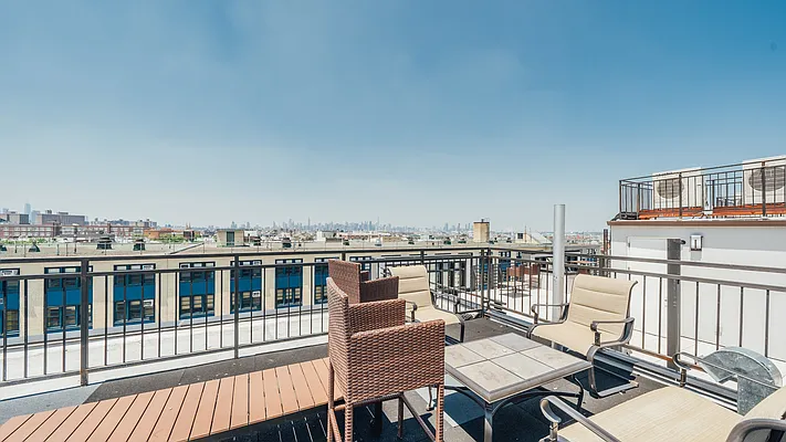 Rented by Nooklyn NYC LLC | media 21