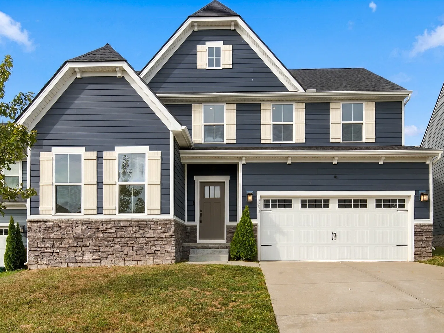 5 bed, 2969 sqft, $3,995 — Photo 1