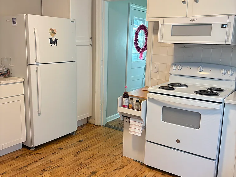 425 Meadow Park — Photo 5