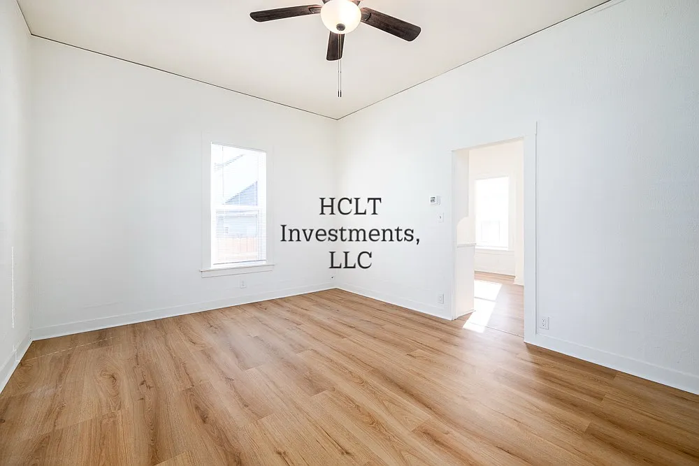 2 bed, 1100 sqft, $1,600 — Photo 2