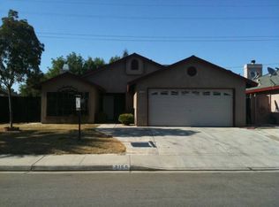 2165 Lamplight Ln, Delano, CA 93215