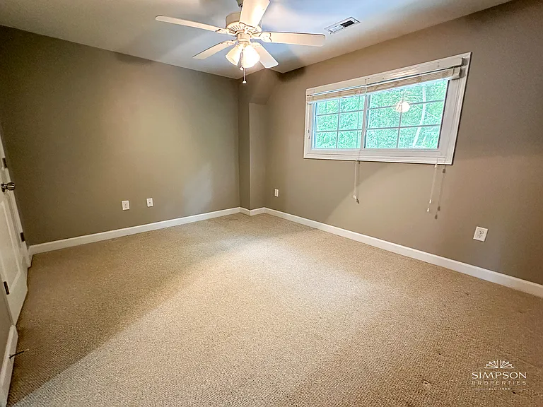 1215 Green Oaks Ln #B-1 — Photo 6