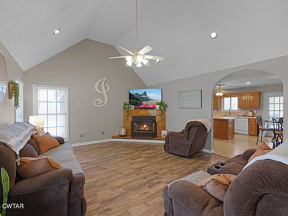 2nd image of 184 Deep Gap Rd