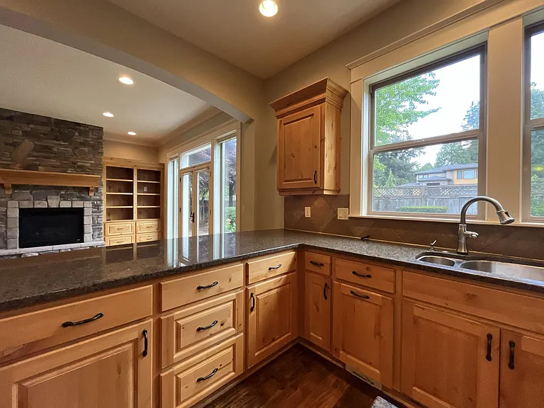 6435 McDuff Ct — Photo 10
