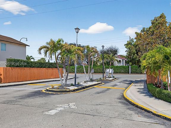 3rd image of 13758 SW 160th Ter