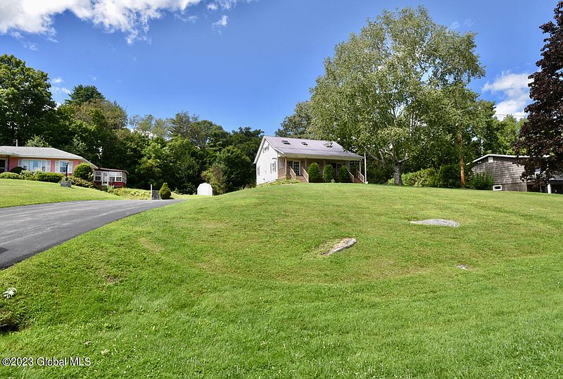 4th image of 163 Lakeside Drive