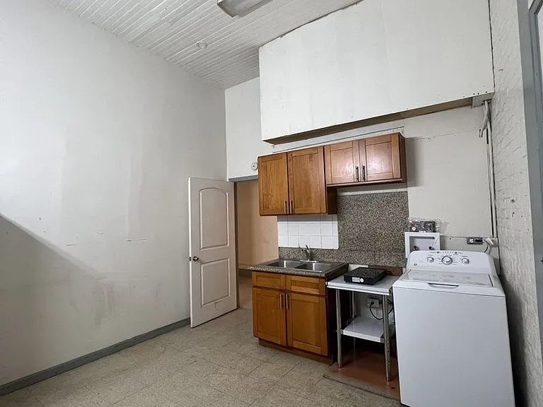 1023 Maunakea St — Photo 11