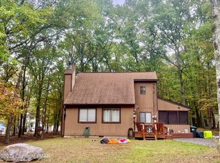 694 Clubhouse Dr, East Stroudsburg, PA