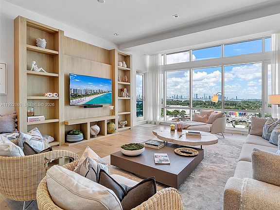 3rd image of 102 24th St #Penthouse 1613