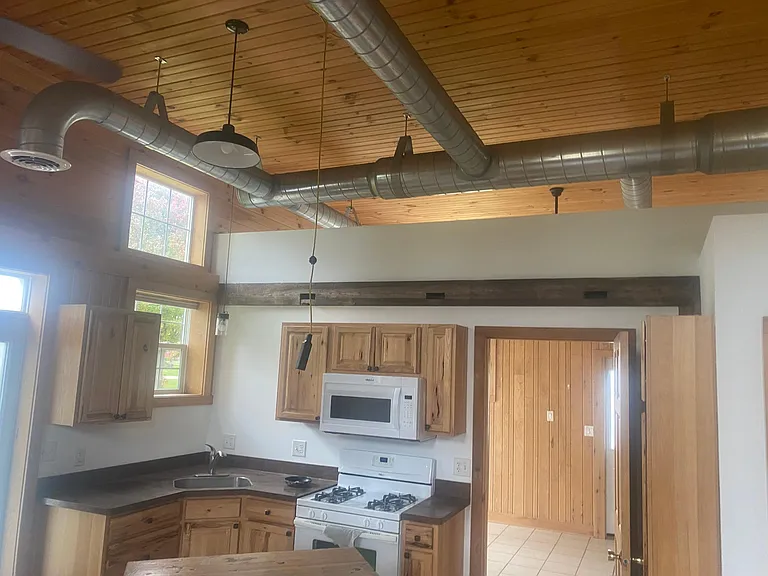 32475 West St — Photo 2