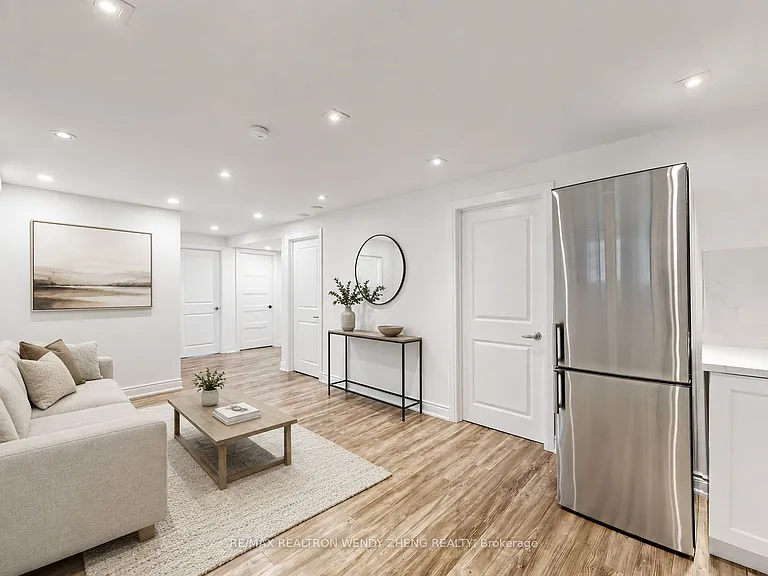 18 King Richard Ct #LOWER — Photo 8