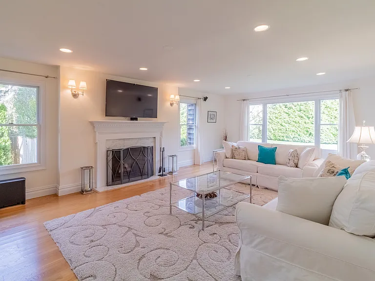 39 Knollwood Dr — Photo 3
