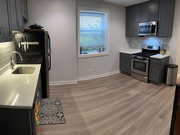 3rd image of 5108 W Sunnyside Ave