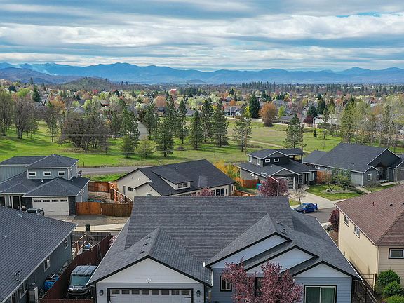 5th image of 1050 Azure Way