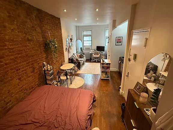 3rd image of 414 E 78th St APT 3C