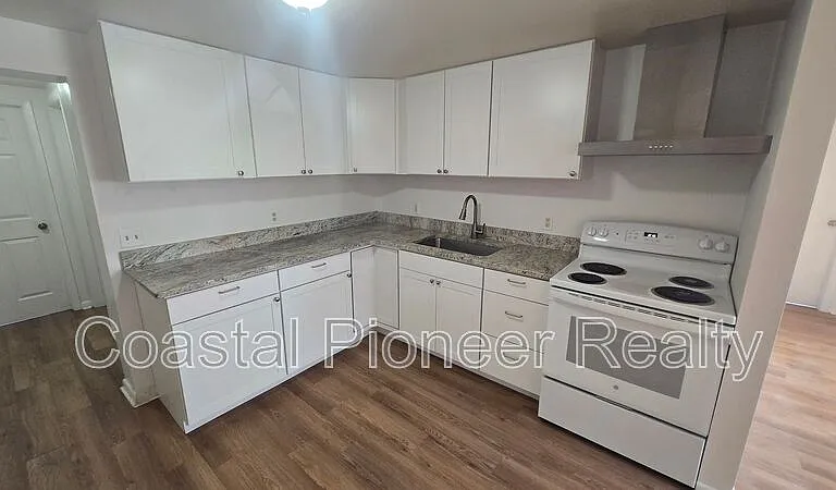 8819 W Robson St — Photo 4