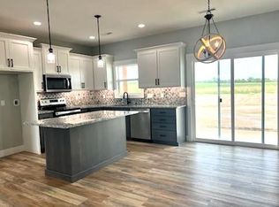 2625 Ridgewood Ct, Salina, KS 67401