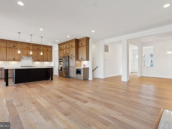 4th image of 118 Nandina Pl