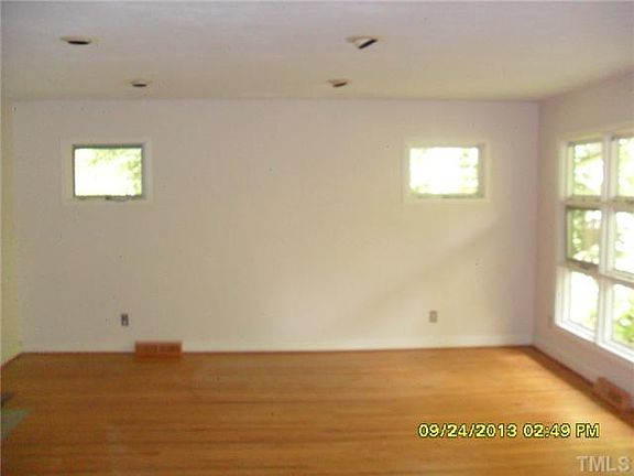 4th image of 17 Davie Cir