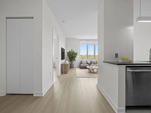 3rd image of 180 Myrtle Ave APT 11C