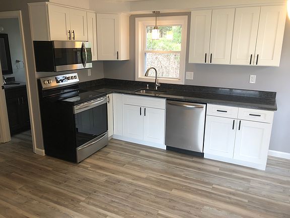 2nd image of 20B Sunnyside Ln