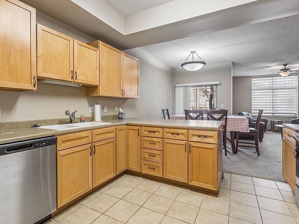 Functional kitchen designs offer plenty of space to prep meals, stay organized, and move through the day with ease.