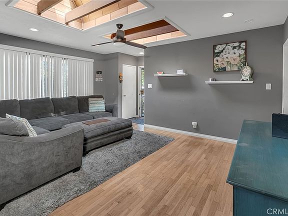 3rd image of 4254 Stevely Ave