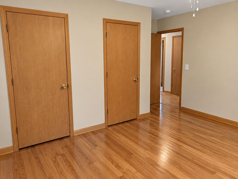 1st image of 2715 Ardsley Ln