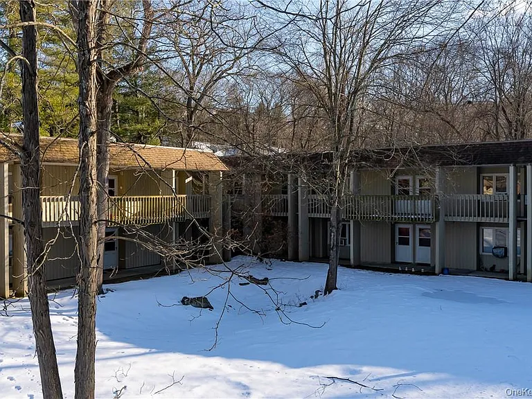 10 Wild Oaks Rd #210 — Photo 3