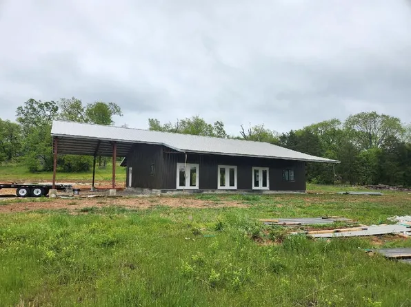 2840 Cave Road, Protem, MO 65733