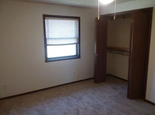 1722 N Whitney Dr, Appleton, WI 54914