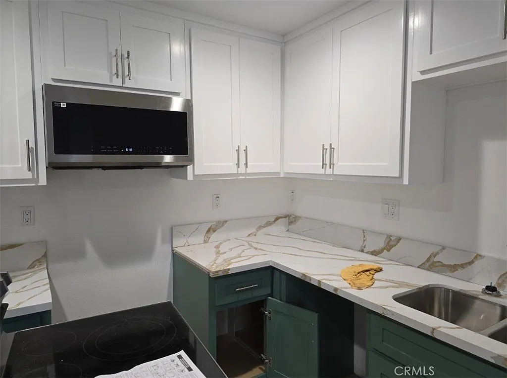 1 bed, 400 sqft, $1,600 — Photo 1