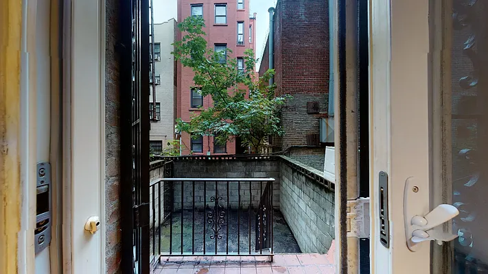 Rented by Bond New York | media 15